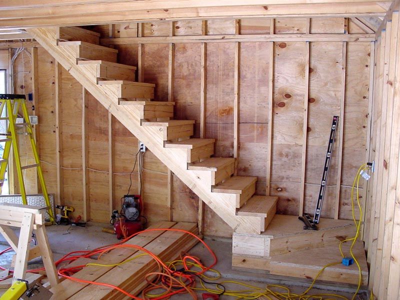 Руководство по изготовлению деревянной лестницы на второй этаж своими руками