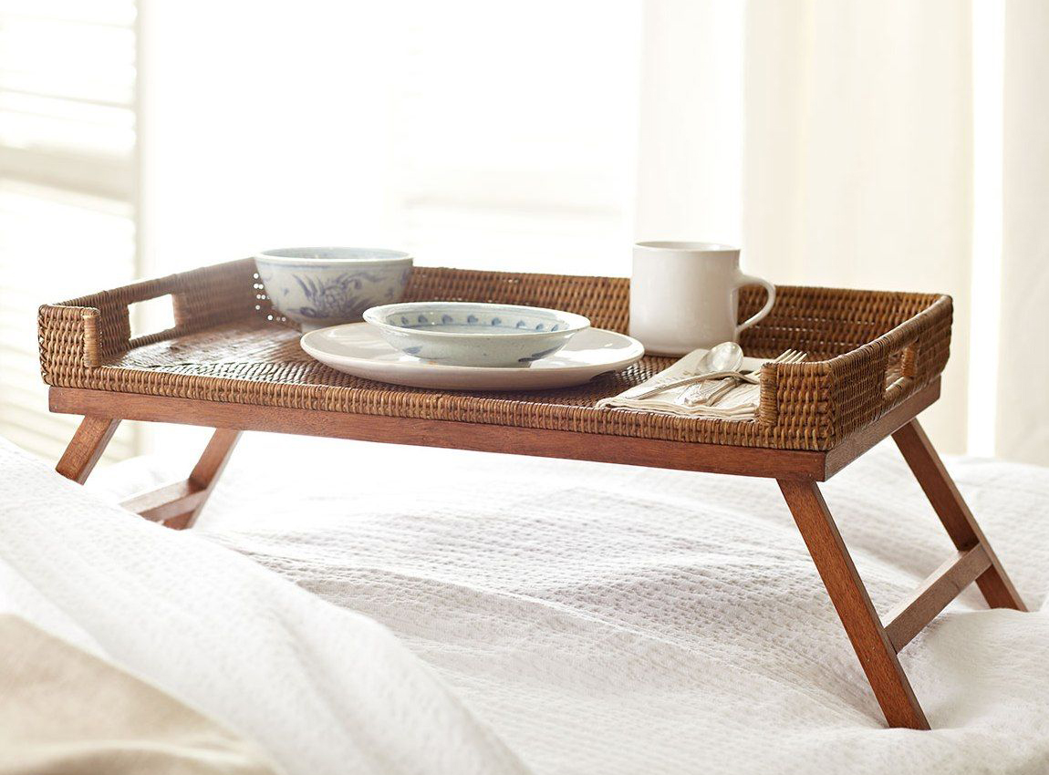 Столик для завтрака в постель: виды, выбор, как сделать своими руками