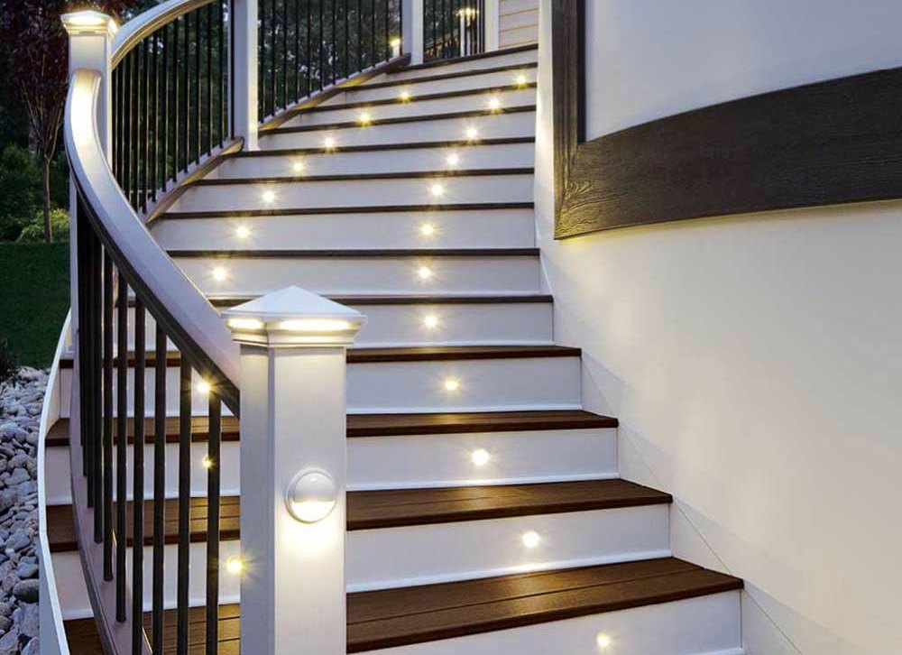 Освещение лестницы в частном доме: как выбрать и управлять