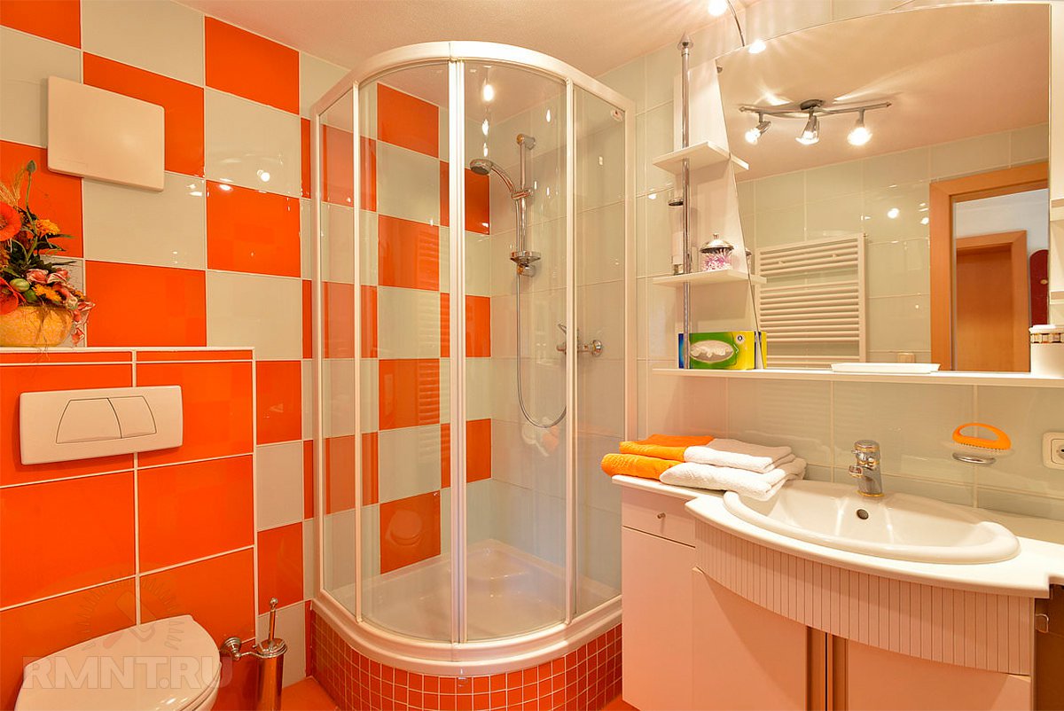 Как сделать дизайн ванной. Ванная в оранжевых тонах. Оранжевая ванная комната. Яркий интерьер ванной комнаты. Ванная в оранжевом цвете.