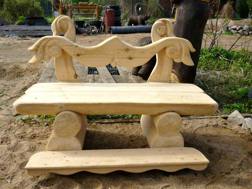 И т д деревянная. Деревянные изделия для сада. Лавочка деревянная. Красивые деревянные скамейки. Красивые лавочки из дерева.
