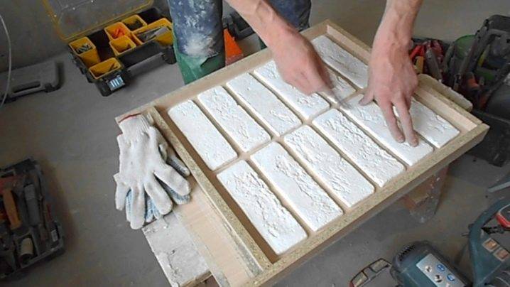 Силиконовая форма для изготовления клинкерной плитки: материалы и пошаговая инструкция по изготовлению