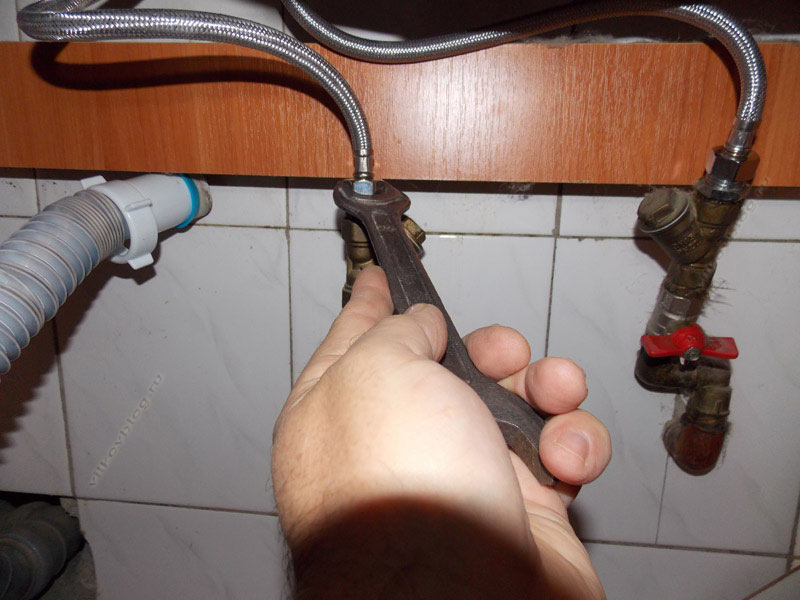 Как заменить, отремонтировать смеситель своими руками: пошаговая инструкция с фото