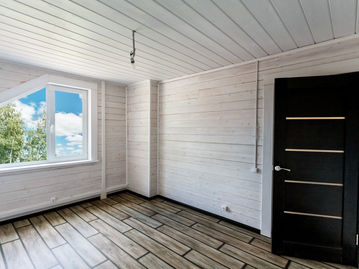 8 отличных примеров внутренней отделки стен в деревянном доме, которые выглядят современно и красиво