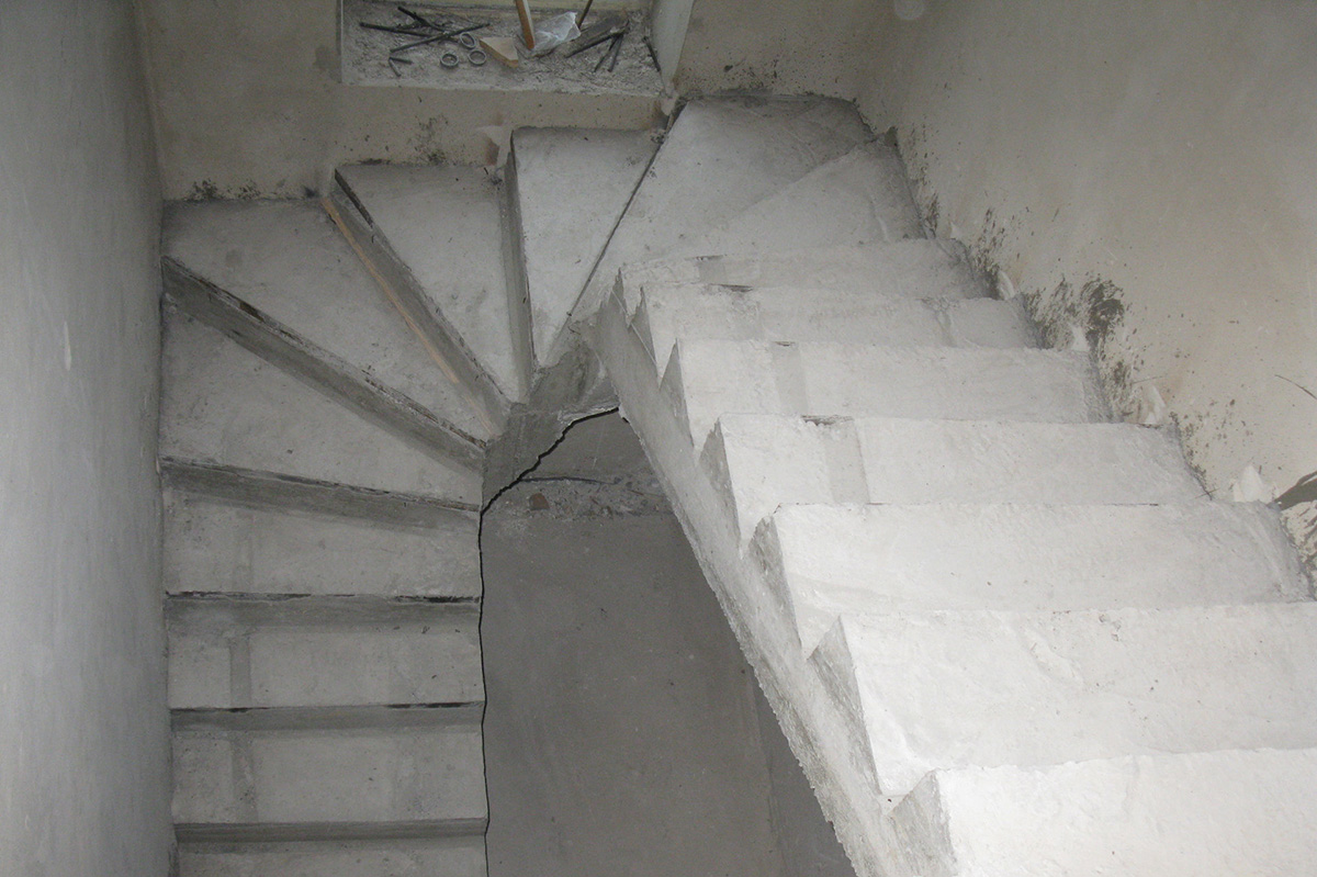Бетонная лестница на второй этаж: в частном доме своими руками, чем отделать, фото железобетонной и дизайн
возведение бетонной лестницы на второй этаж и 4 варианта отделки – дизайн интерьера и ремонт квартиры своими руками