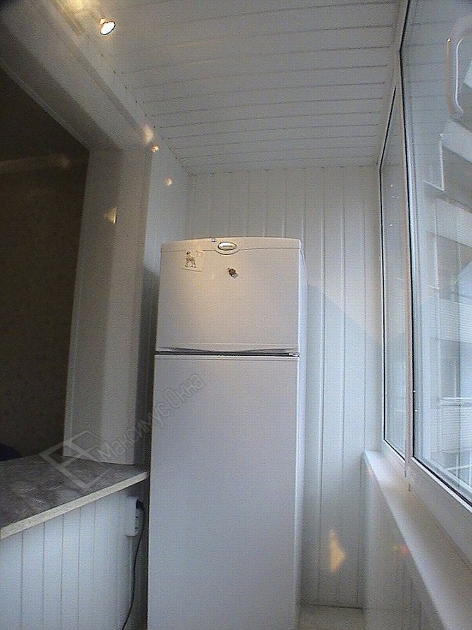 Холодильник на балконе: можно ли держать зимой, ставить, до какой температуры включенным