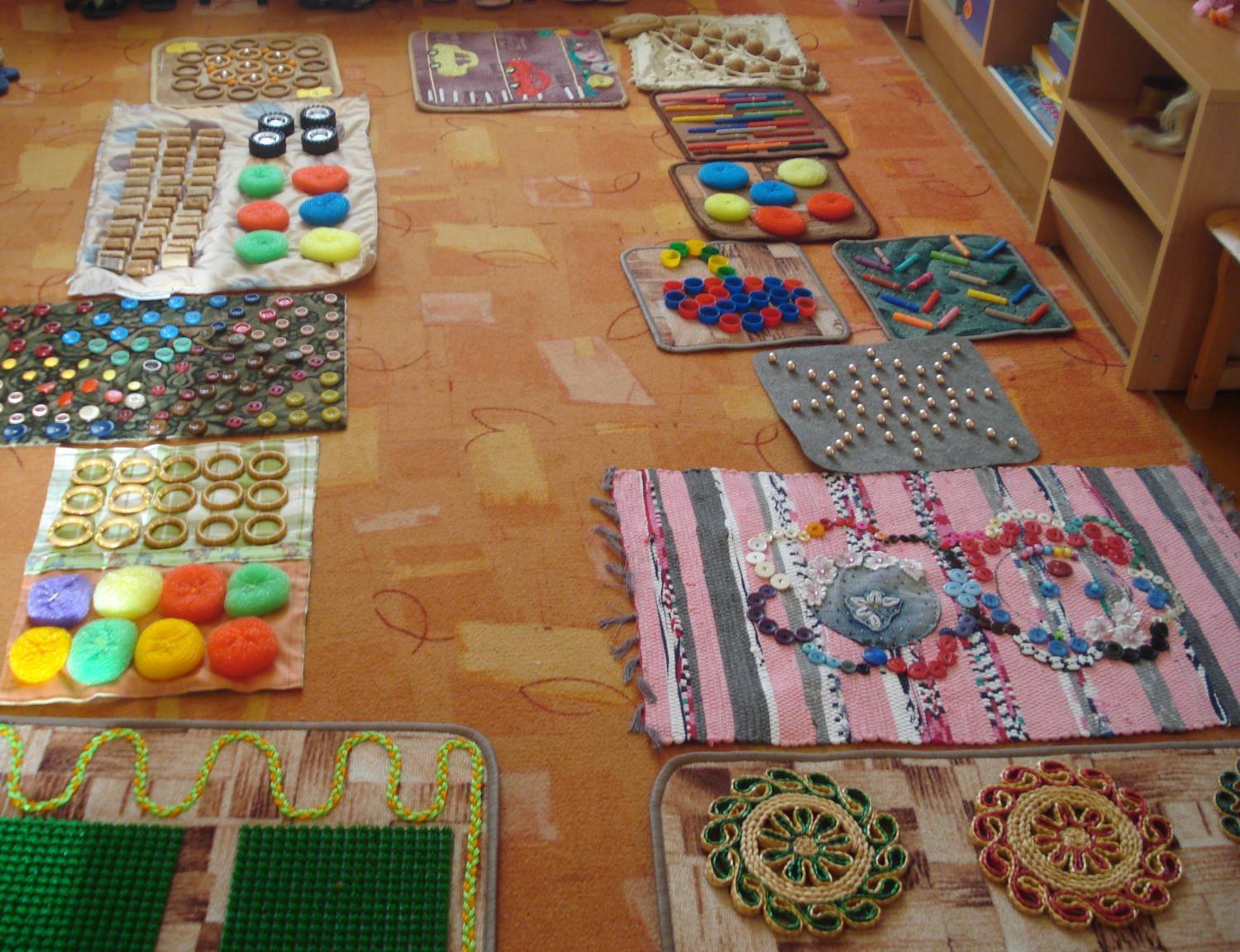 Мастер-класс «изготовление массажных ковриков своими руками и их влияние на укрепление здоровья детей» (5 фото)