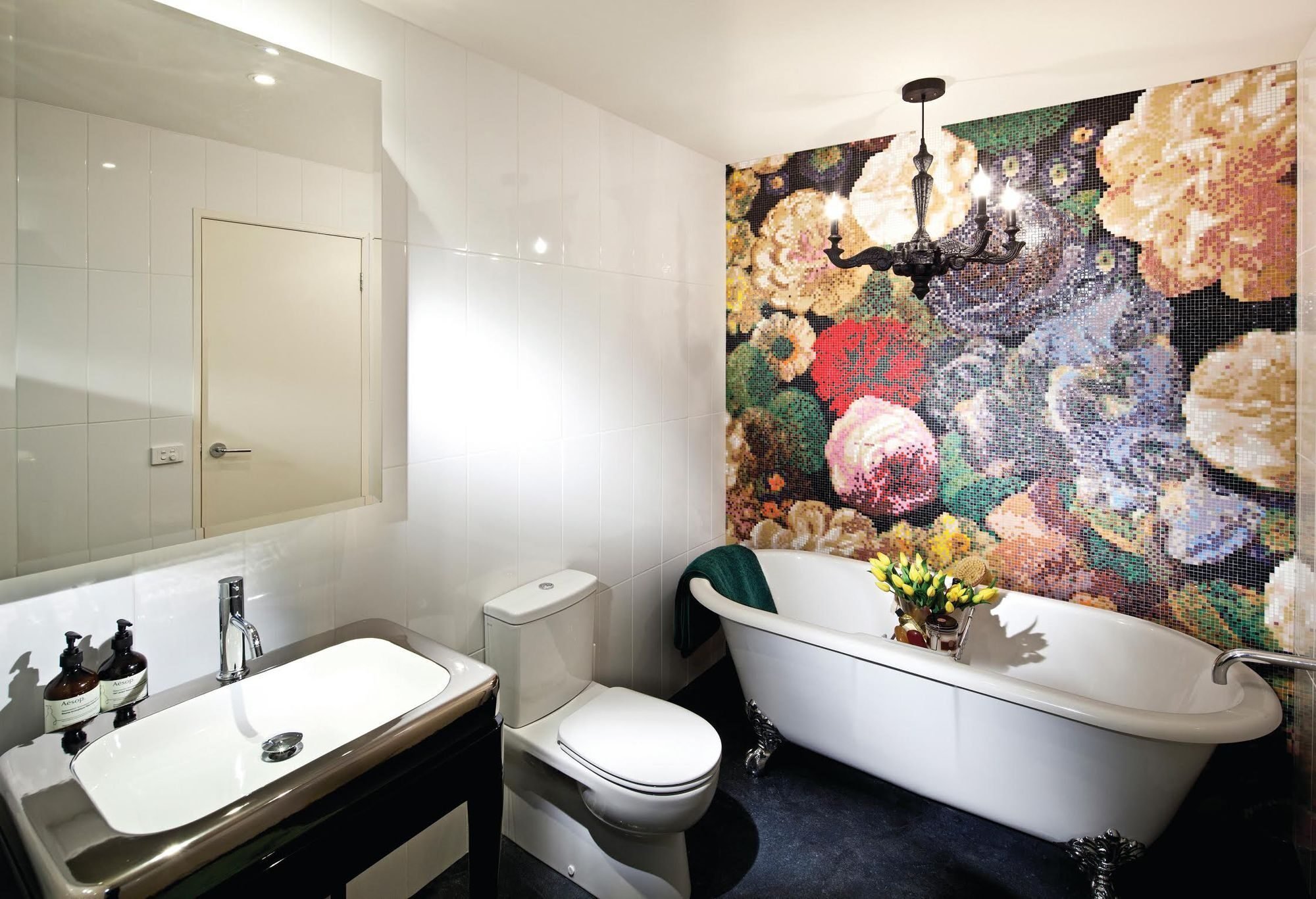 Картина в ванную комнату. Панно в ванну. Панно для ванной комнаты. Панно из мозаики в ванную комнату. Мозаичное панно для ванной комнаты.