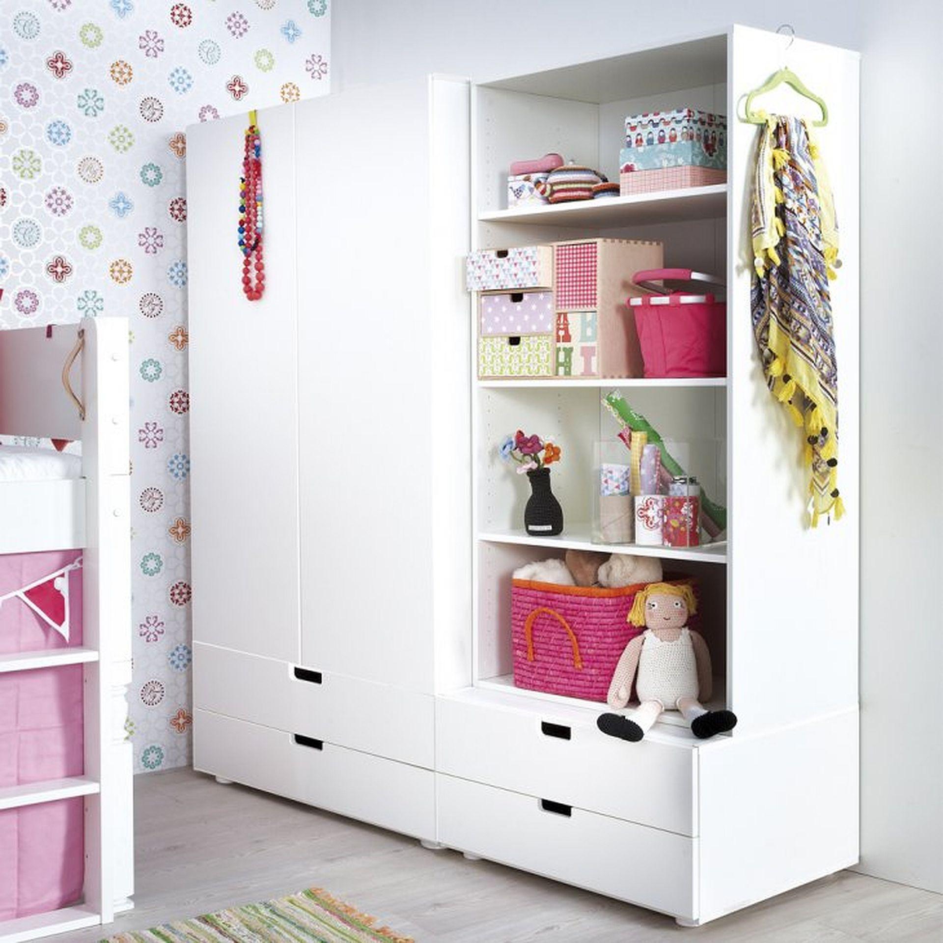 Как выбрать удобный шкаф в детскую комнату?
