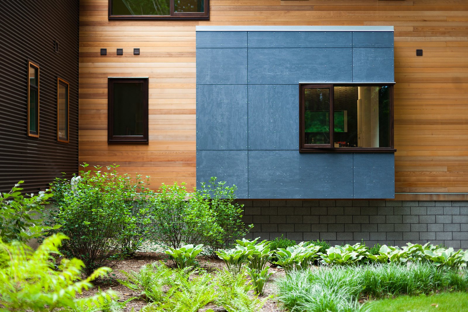 111+ идей отделки фасада дома деревом ~ современный дизайн деревянного фасада на фото ~ артфасад