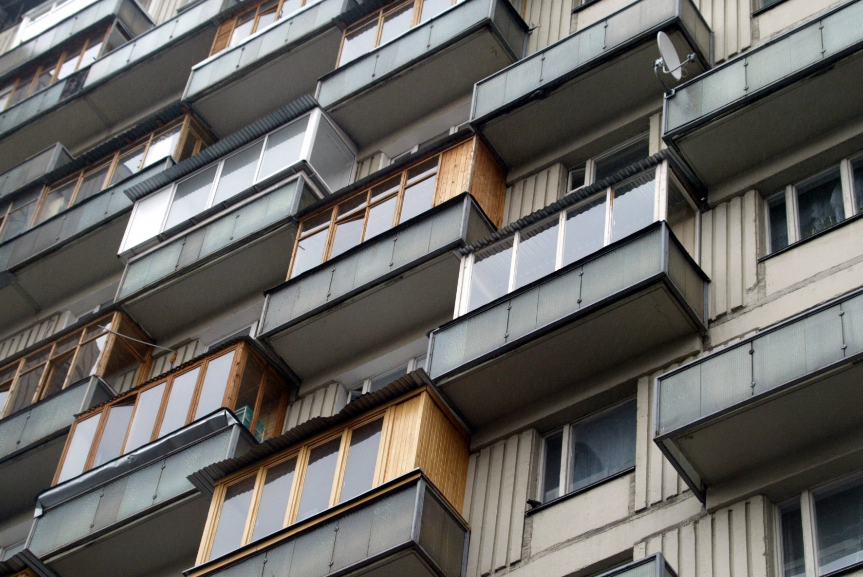 Достроенные балконы