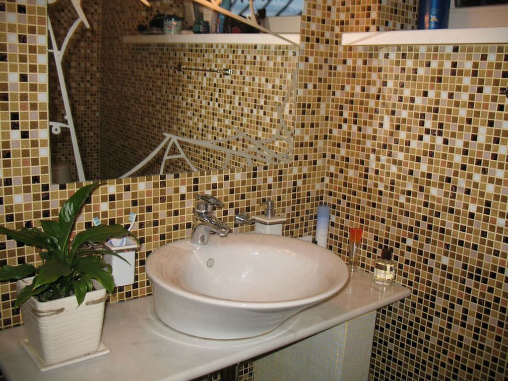 Плитка-мозаика для ванной: варианты и цветовые решения