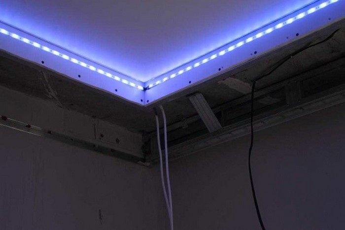 Натяжной потолок с подсветкой по периметру - 51 фото, примеры