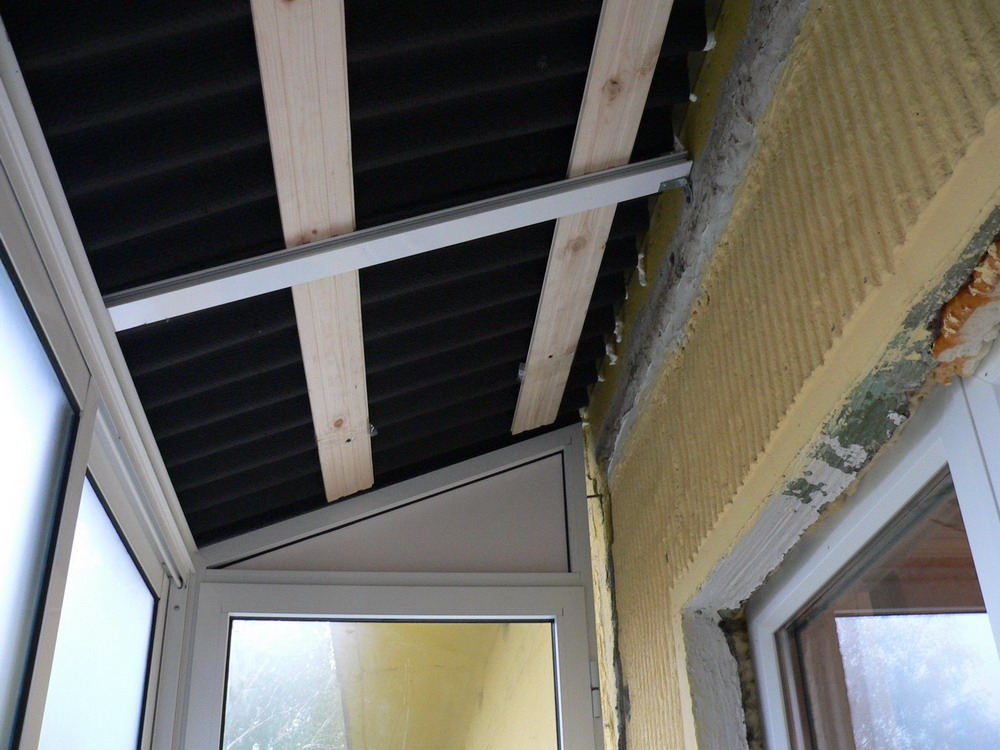 Крыша над балконом своими руками: как сделать ремонт и утепление