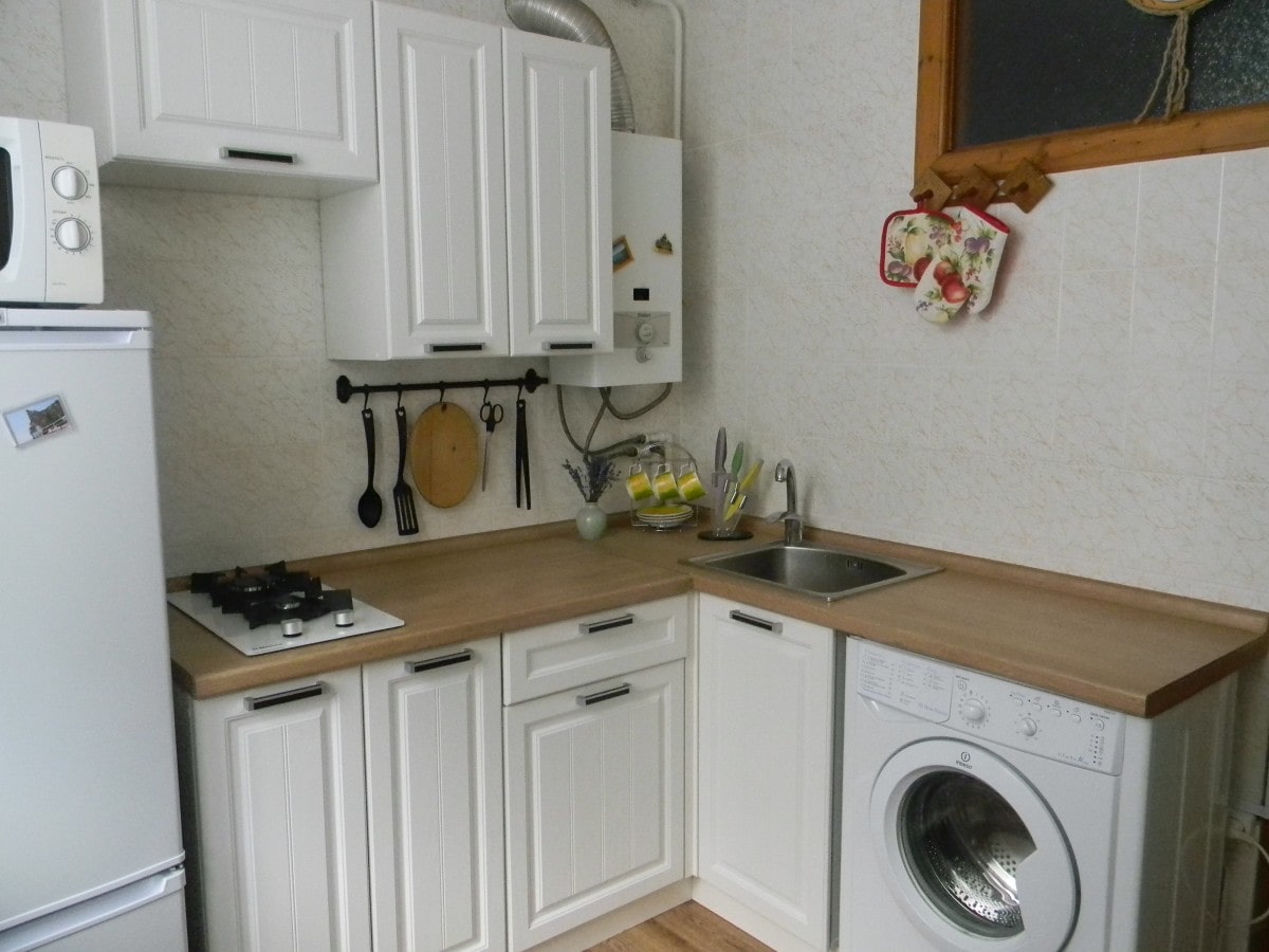 варианты дизайна кухни в хрущевке с холодильником и стиральной машиной