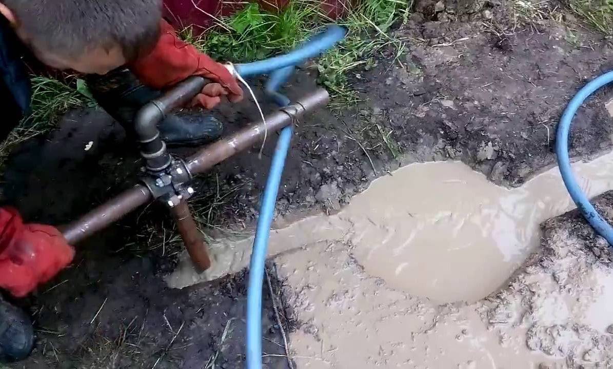 Как пробурить скважину на воду своими руками? (фото & видео)