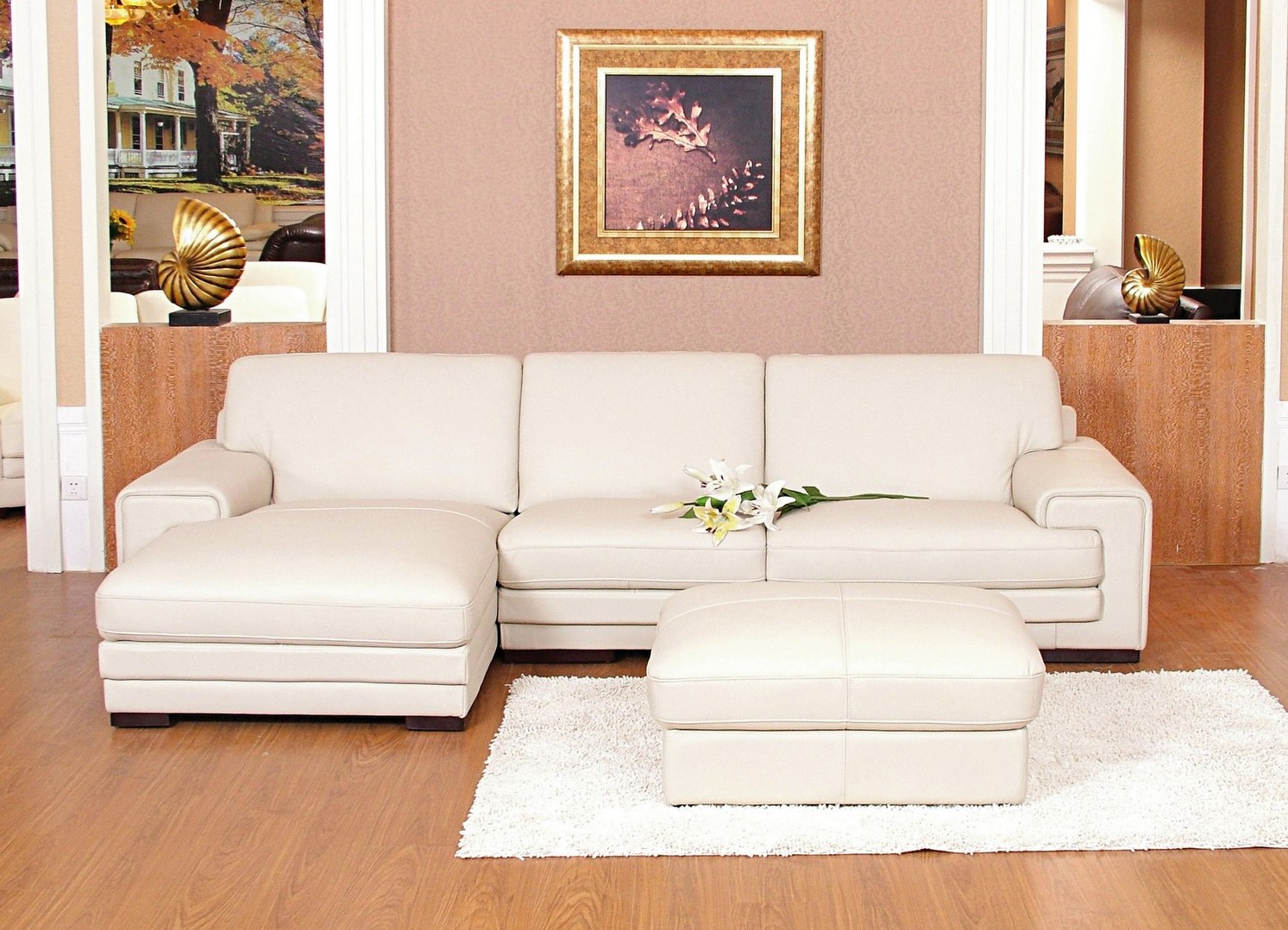 См мебель диваны. Белый диван в интерьере. Белый кожаный диван в интерьере. Белый угловой диван в интерьере. Мягкий белый диван.