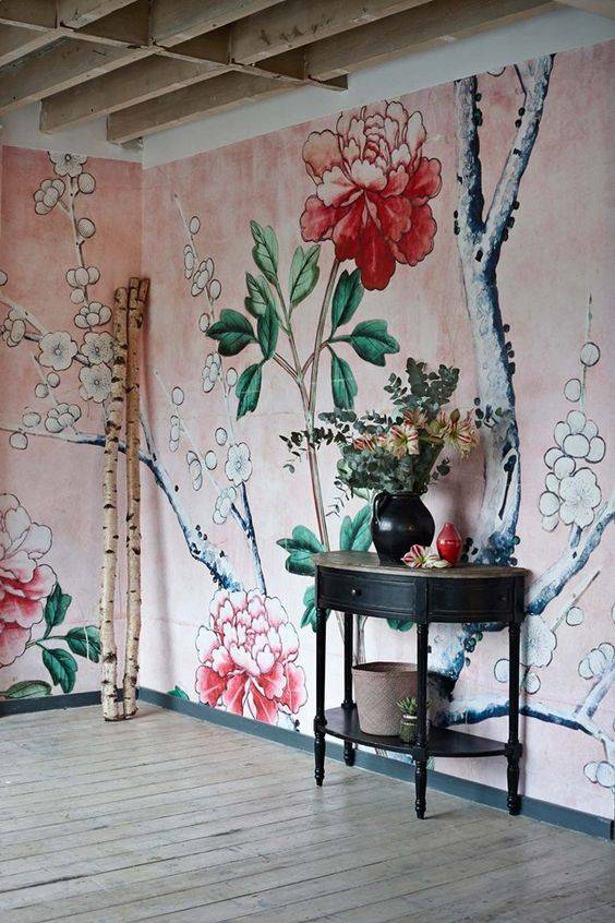 Роспись стен в интерьере современной квартиры, художественная роспись