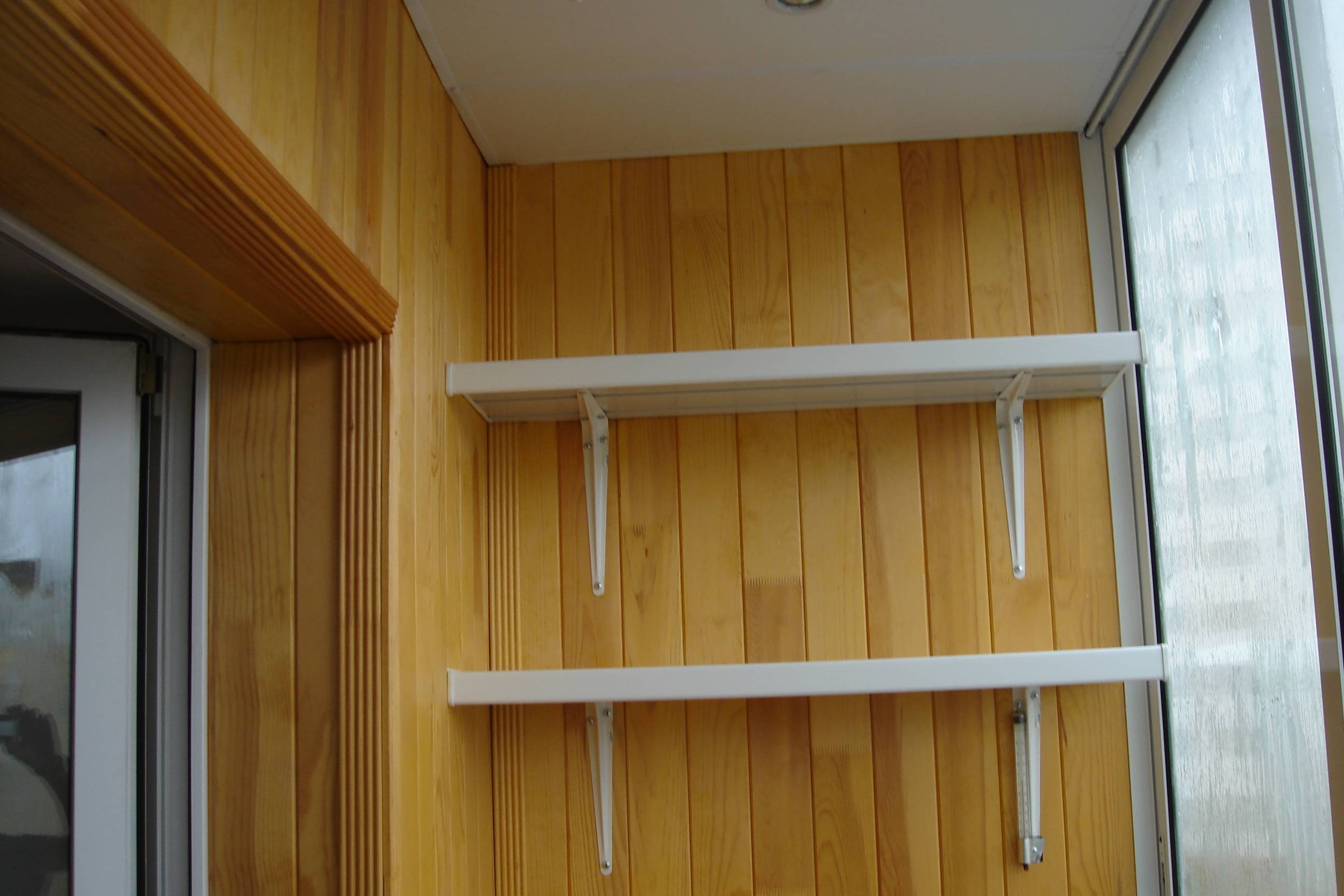 Как можно сделать шкаф на балконе своими руками дешево и красиво