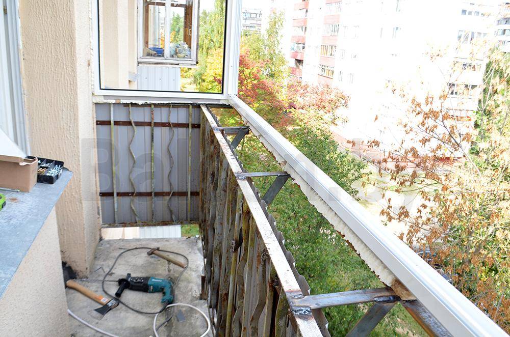 Остекление балкона в хрущевке своими руками