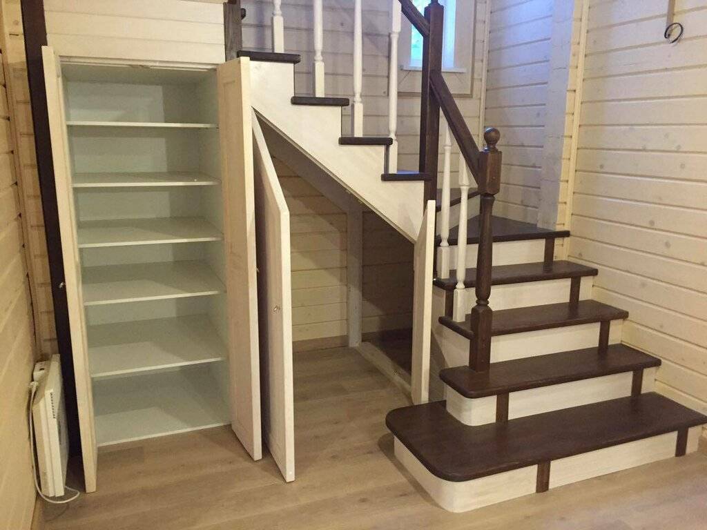 Как выбрать лестницу на второй этаж: простые советы