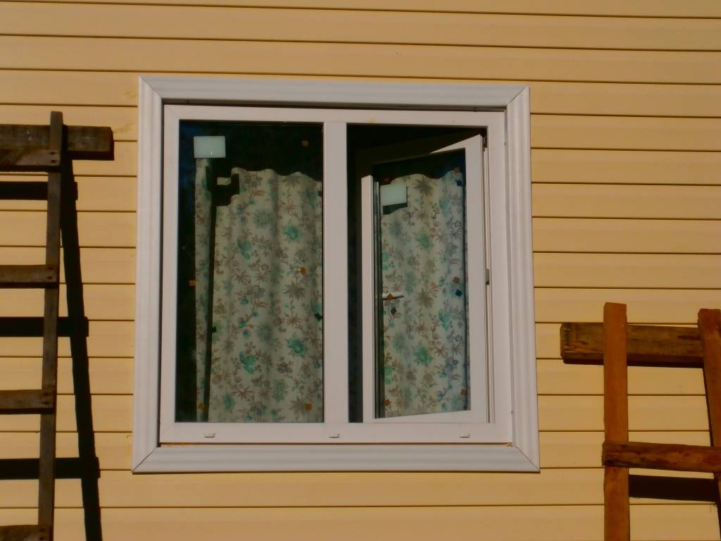Отделка окна внутри деревянного дома своими руками