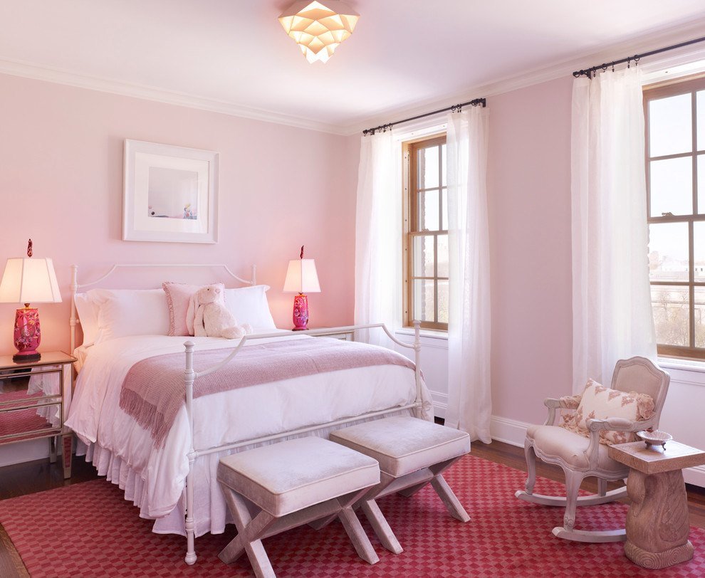 Бело розовые тона. Розовые стены в спальне. Бледно розовый цвет в интерьере. Розовый интерьер комнаты. Бледно розовые стены в интерьере.