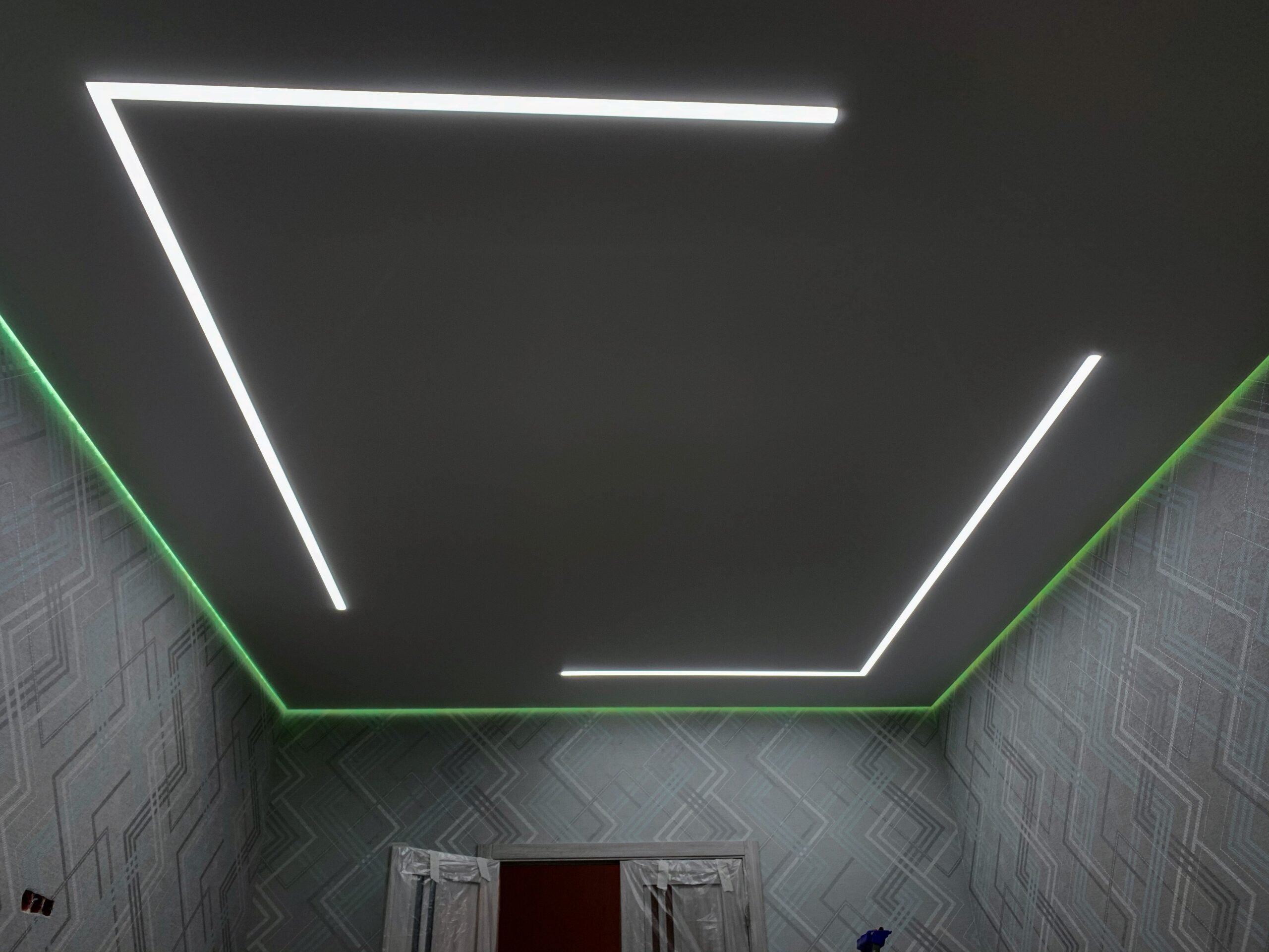 Освещение натяжного потолка: варианты подсветки (200+ фото дизайна)