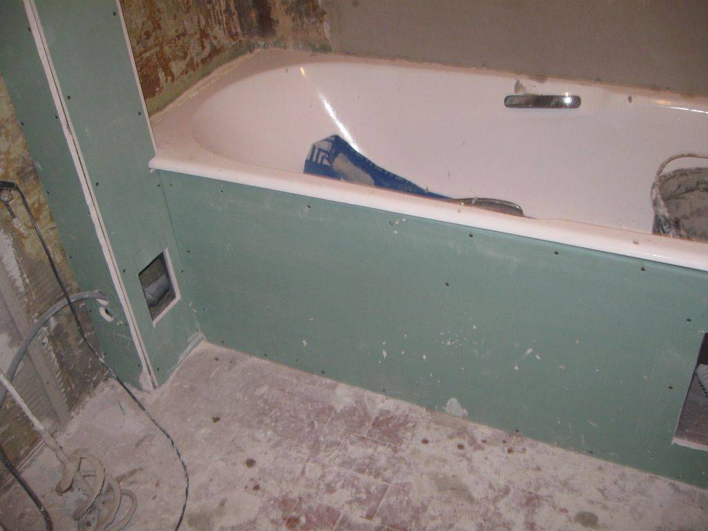 Стены в ванной из гипсокартона - это вполне реально. достаточно соблюсти ряд рекомендаций и нареканий не будет в течение многих лет