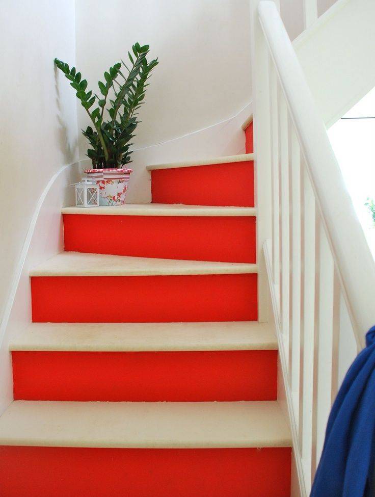Как покрасить лестницу из дерева в доме, пошаговая инструкция