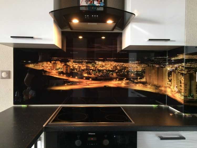 Фартук для кухни из стекла: выбор дизайна и оформления фартука из огнеупорного стекла. 150 фото новинок дизайна скинали в интерьере