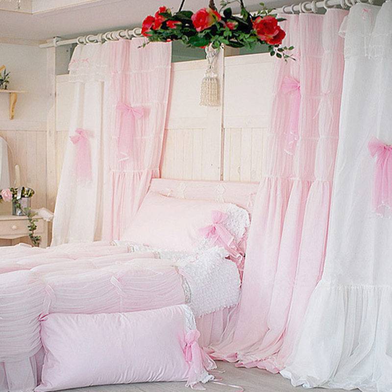 Яркие и нежные розовые шторы в интерьре