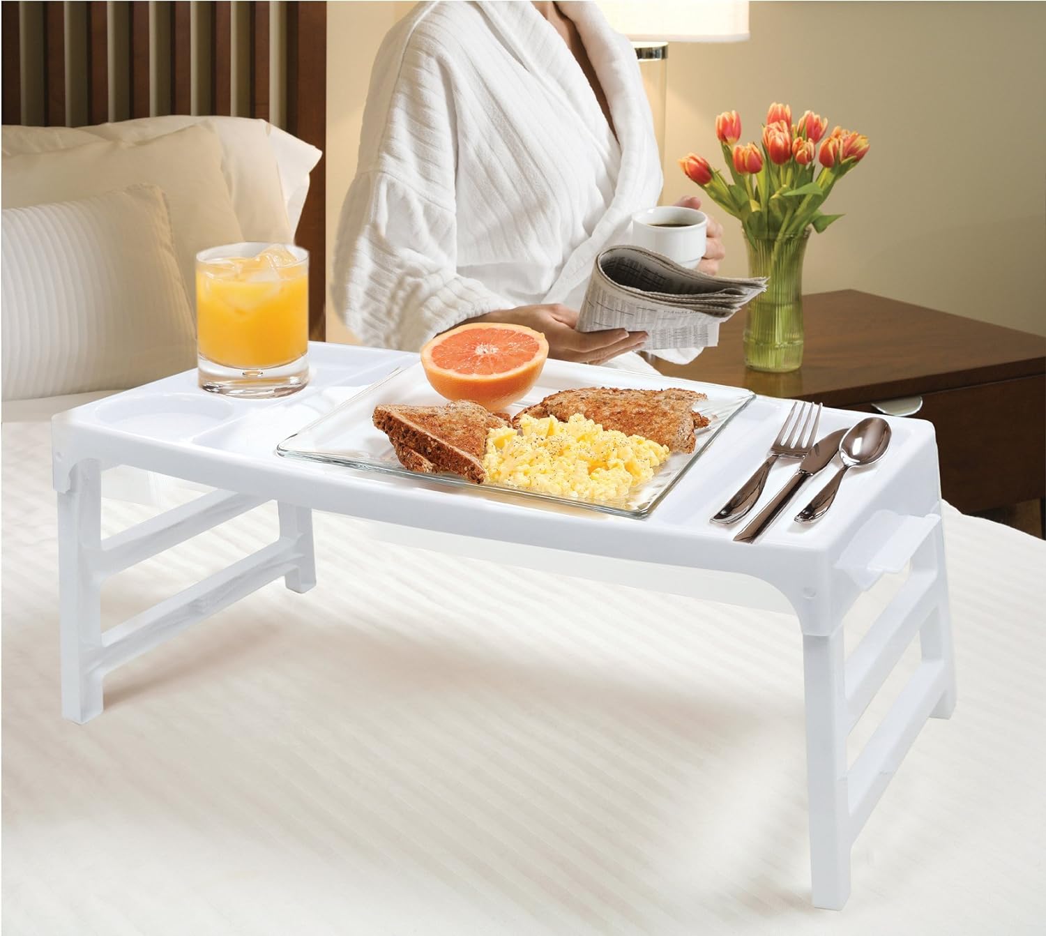 Кроватный столик для завтрака в постель: удобно и практично.