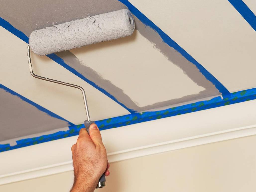 Как побелить правильно потолок ? своими руками, какая побелка лучше — водоэмульсионная краска, мел или известь