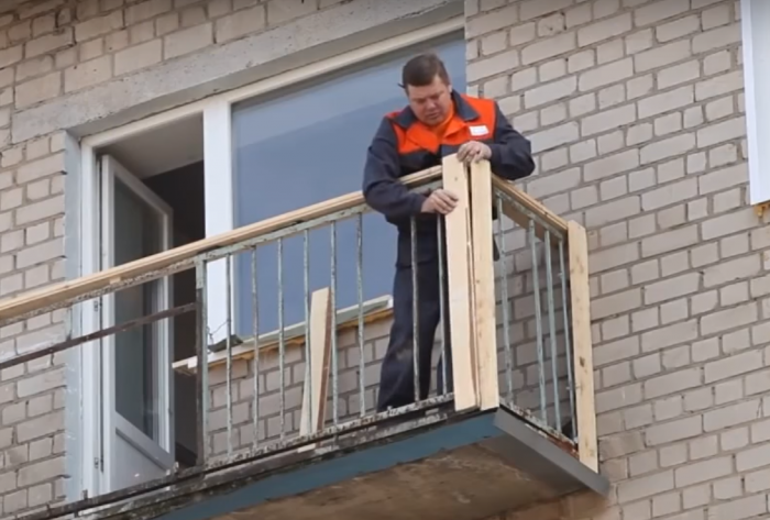 Как сделать отделку балкона снаружи сайдингом или профнастилом и внутри своими руками: виды материалов для отделки балкона с пошаговой инструкцией монтажа- обзор +видео