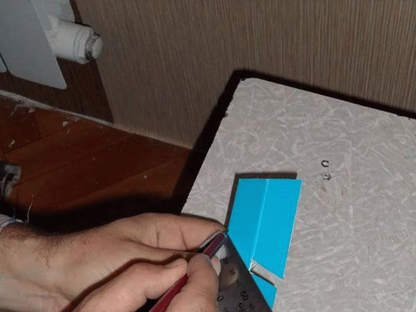 Чем приклеить пластиковый уголок к стене и к откосу окна пвх: технологические особенности процесса