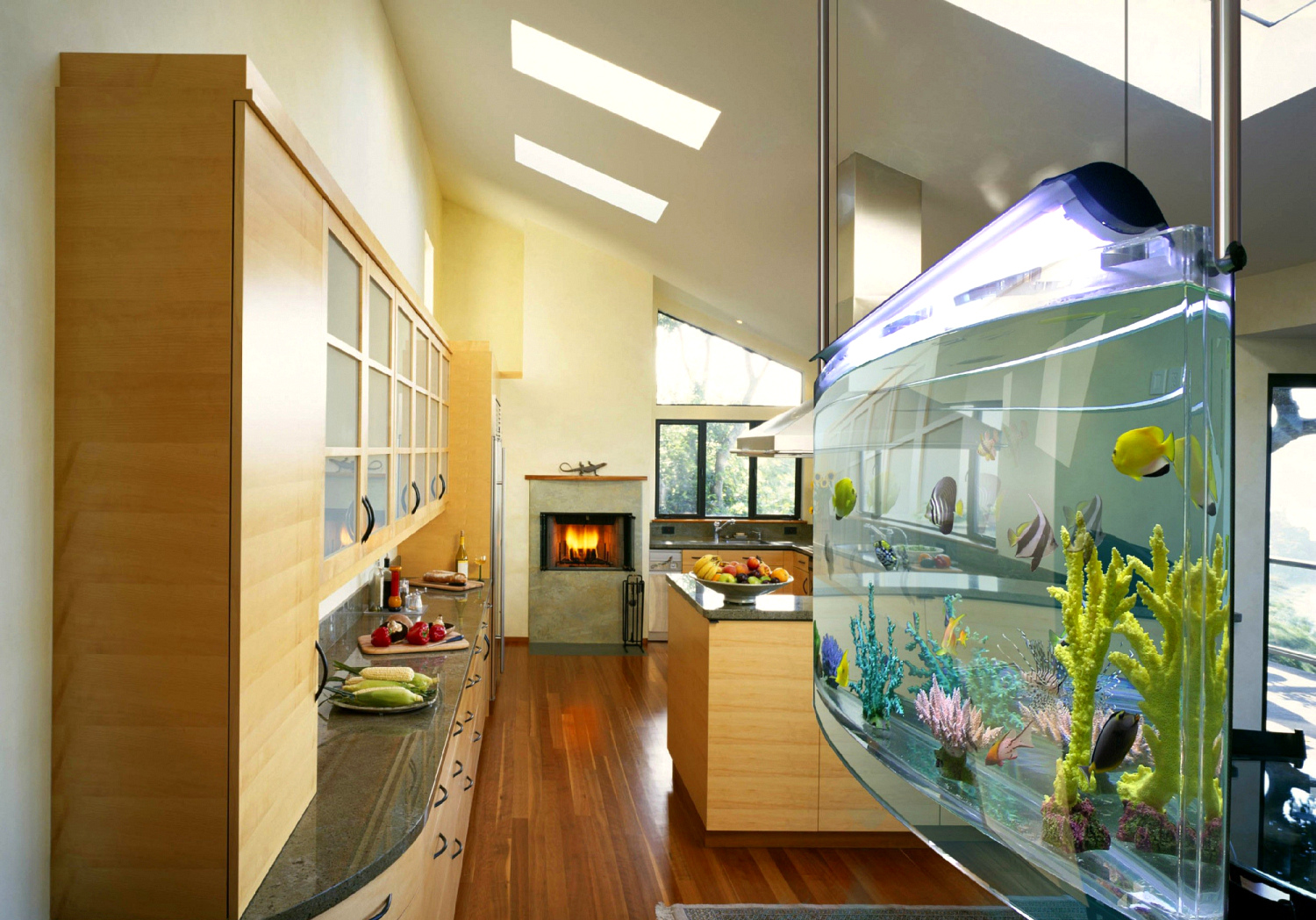 Особенности установки аквариума в интерьере коридора, гостиной, спальни и ванной комнаты