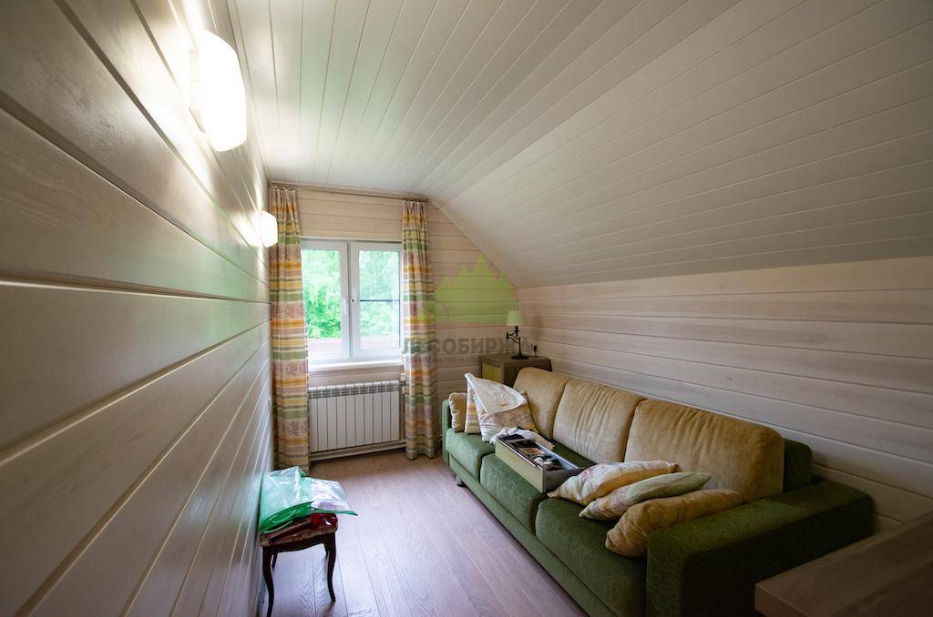 Внутренняя отделка дома из бруса: покраска, обшивка вагонкой (фото)