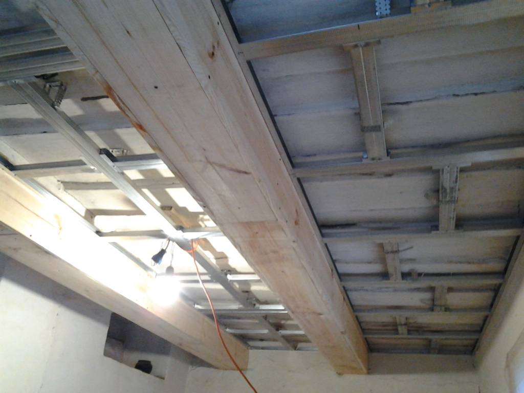 Гипсокартон на деревянный потолок