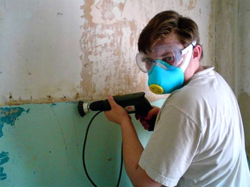 Как снять краску со стен на кухне, чем удалить старую покраску, какими способами убрать масляную, акриловую, водоэмульсионную?