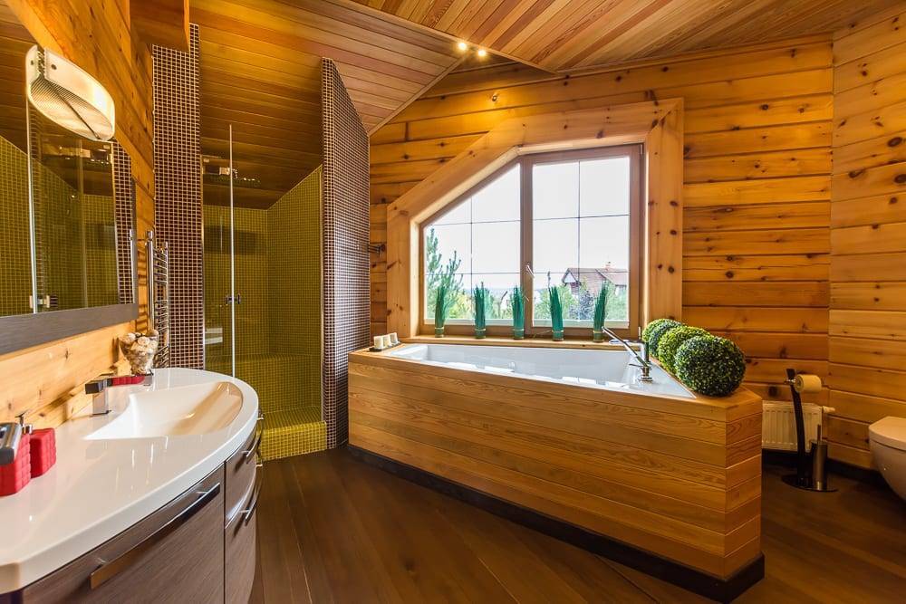 Отделываем плиткой ванную комнату своими руками в бревенчатом, деревянном, каркасном доме своими руками: чем лучше?