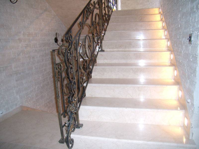 Ступени из камня для лестниц: выбор и правильная отделка