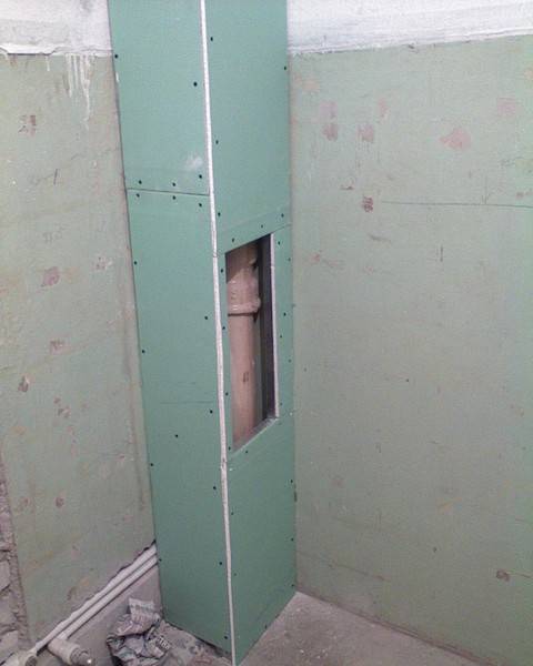 Можно ли спрятать газовую трубу под натяжным потолком?