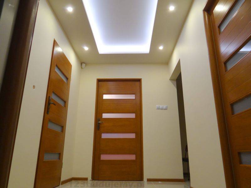 Потолок из гипсокартона в прихожей с подсветкой: фото, дизайн