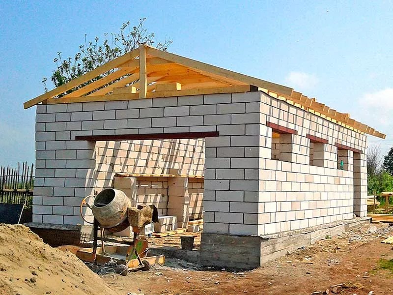 Как и из чего построить гараж своими руками дешево и быстро