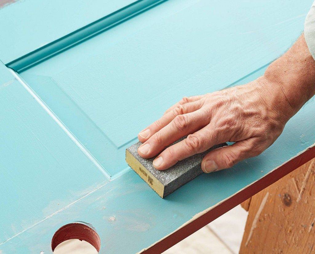8 советов, чем покрасить входную дверь, а также лучший способ, как это сделать своими руками