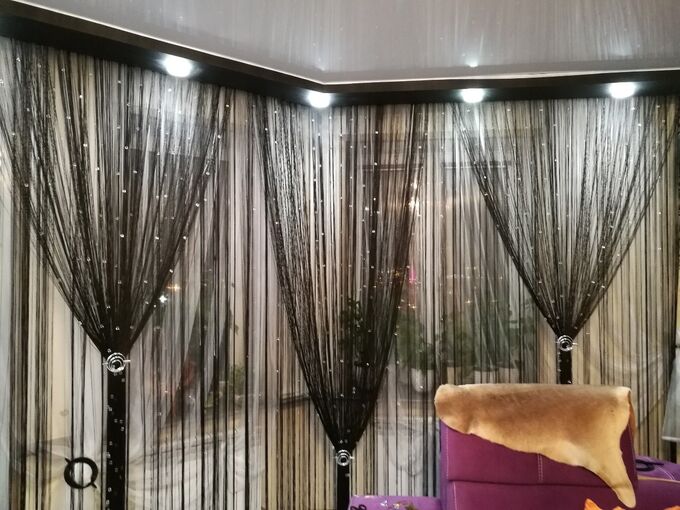 Нитяные шторы в интерьере гостиной фото — портал о строительстве, ремонте и дизайне
