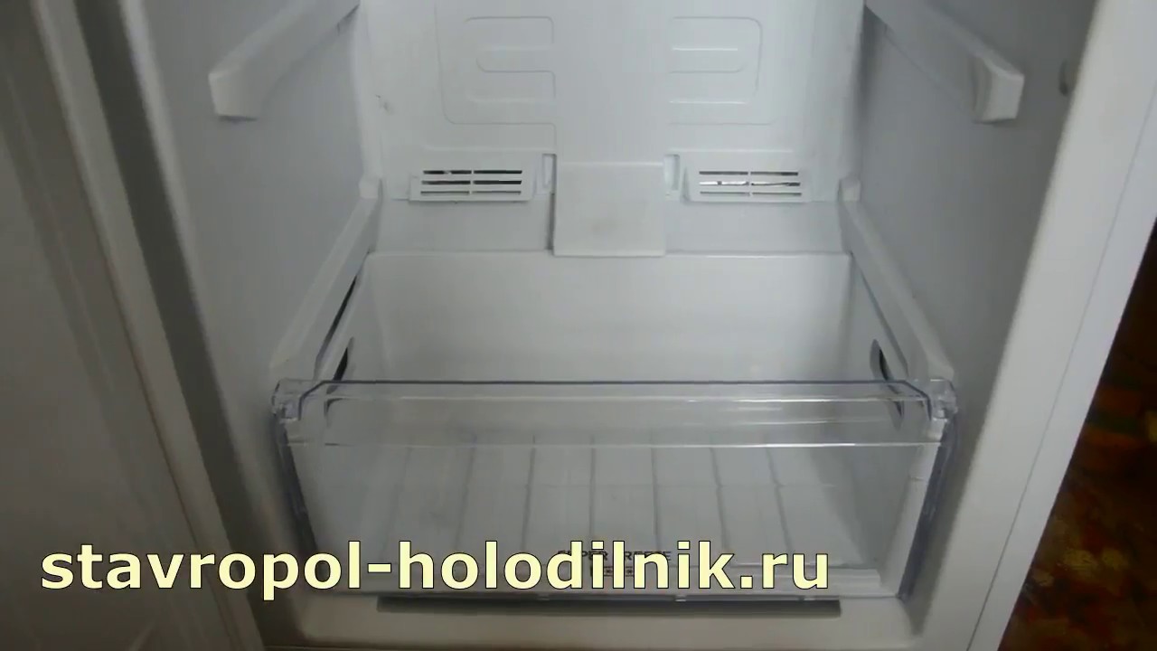 Почему скапливается вода под ящиками для овощей в холодильнике и что делать