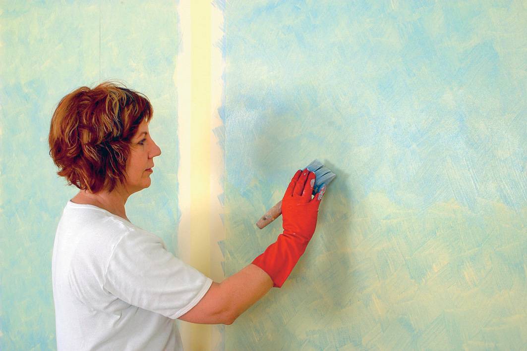 Покраска стен водоэмульсионной краской, видео.