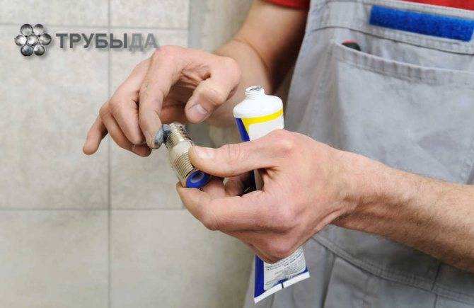 Герметик для труб водоснабжения: необходимость, материалы, инструкция по использованию, рекомендации